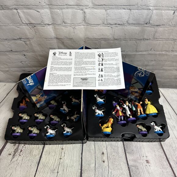 Disney Chess Set Collectors Edition Heroes & Villains Hand Painted Pieces 2004 - Picture 5 of 8